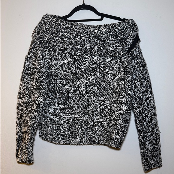 PRE-OWNED - Marciano - Chunky Knit Black and White Sweater - Xsmall - Picture 7 of 8